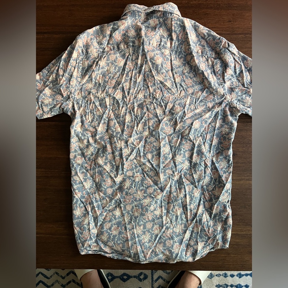 Faherty Men's Blue and Pink Floral Shirt